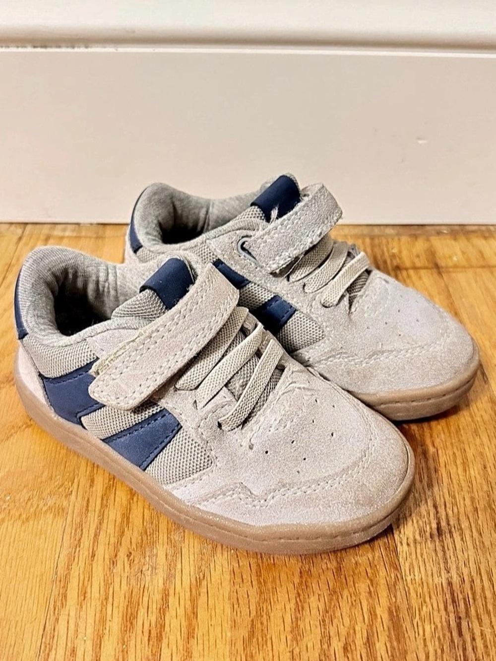 Cat & Jack Kids Sneakers Gray & Blue Size 7